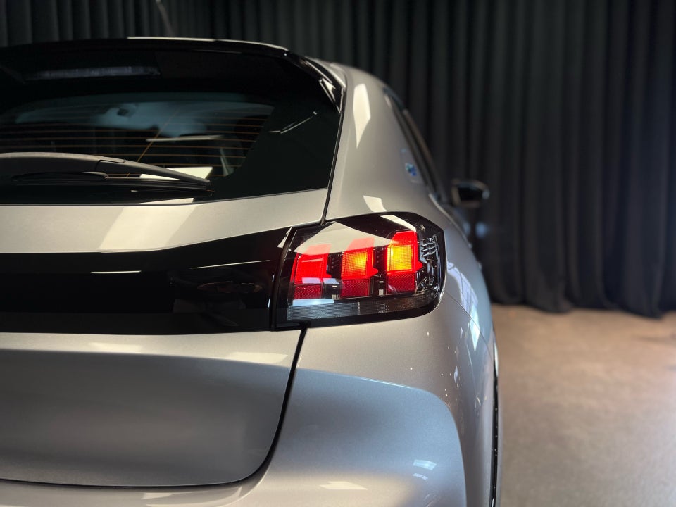 Peugeot e-208 50 Active Pack 5d