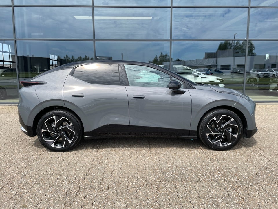 Lynk & Co 02 More 5d