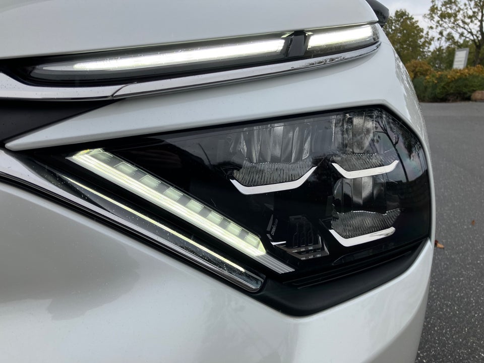 Citroën ë-C4 X 50 Shine 4d