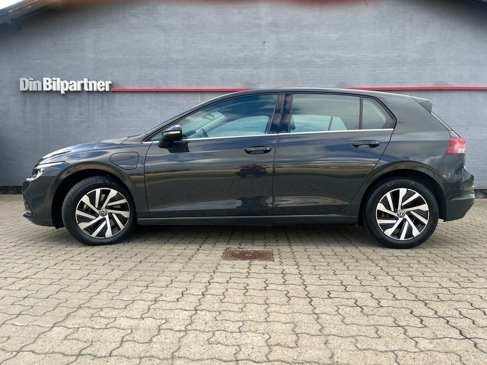 VW Golf VIII 1,4 eHybrid DSG 5d