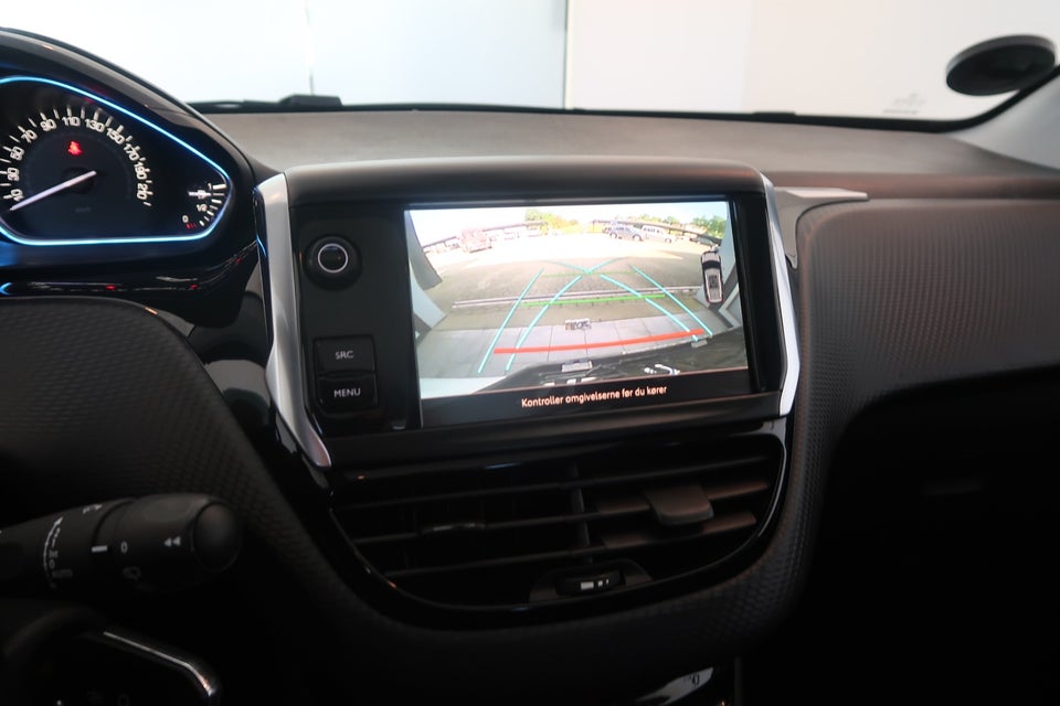 Peugeot 2008 1,6 BlueHDi 100 Selection Sky 5d