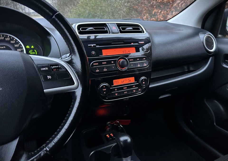 Mitsubishi Space Star 1,2 Black & White CVT 5d