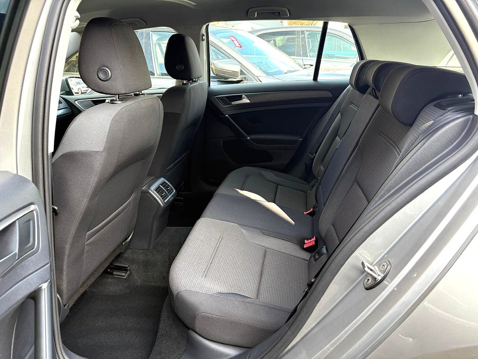 VW Golf VII 1,5 TSi 130 Comfortline DSG 5d