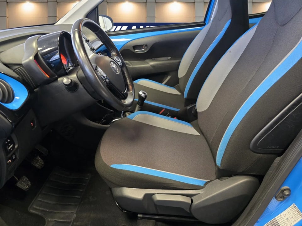 Toyota Aygo 1,0 VVT-i x-play 5d