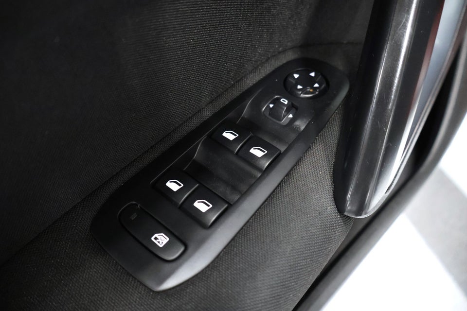 Peugeot 308 1,6 BlueHDi 120 Active 5d