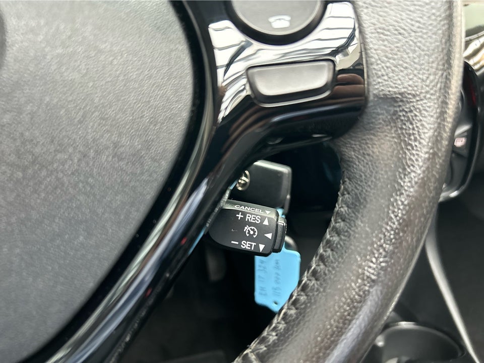 Toyota Aygo 1,0 VVT-i x-wave Sky 5d