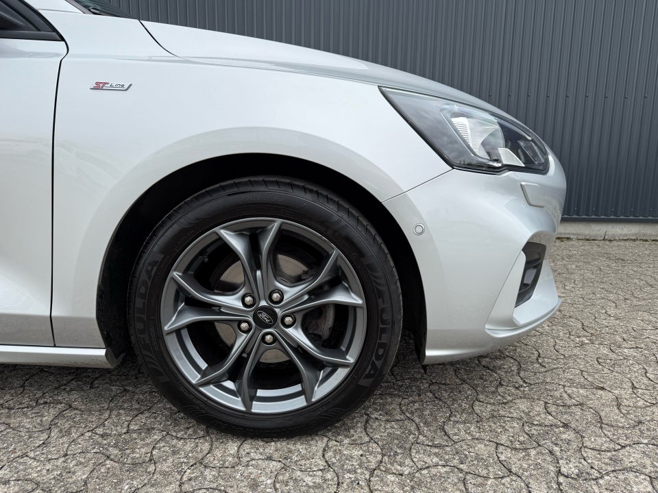 Ford Focus 1,0 EcoBoost ST-Line 5d