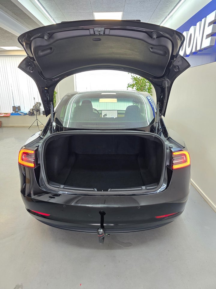Tesla Model 3 Long Range AWD 4d
