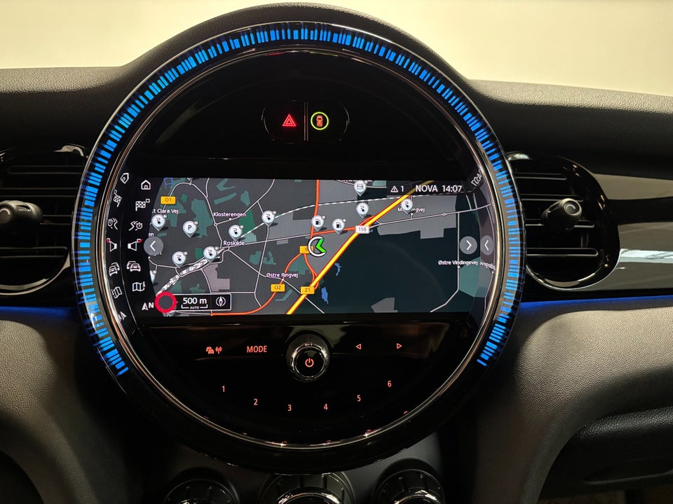 MINI Cooper SE Essential 3d