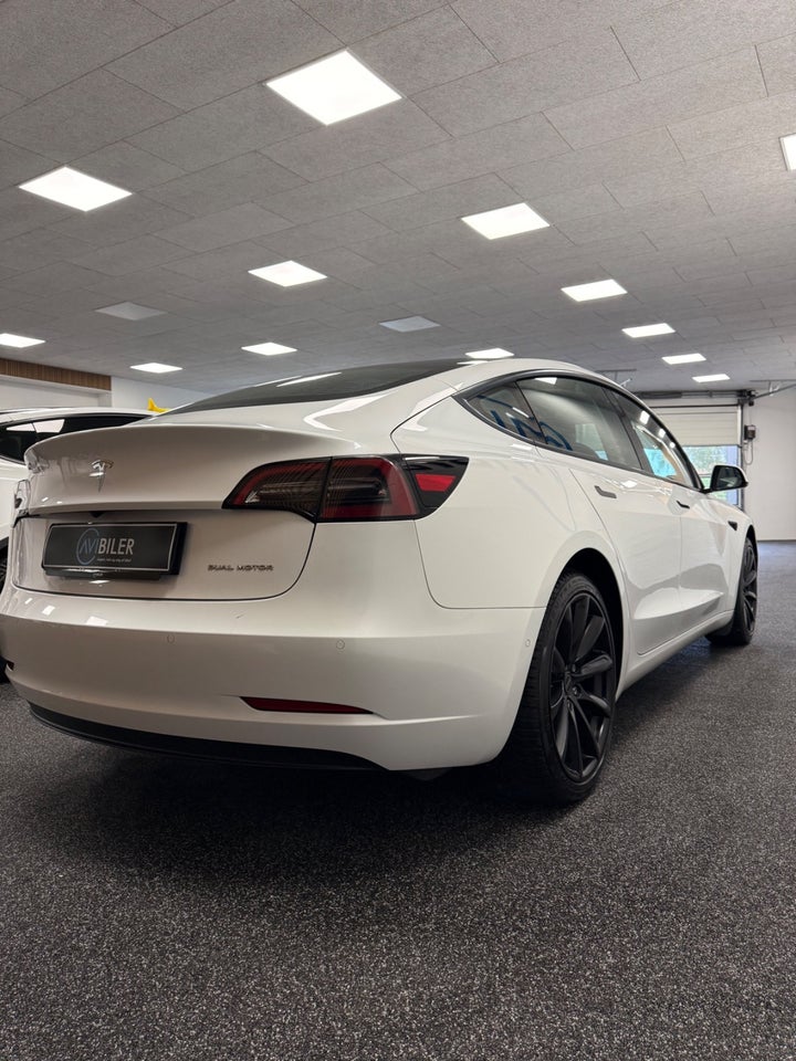 Tesla Model 3 Long Range AWD 4d