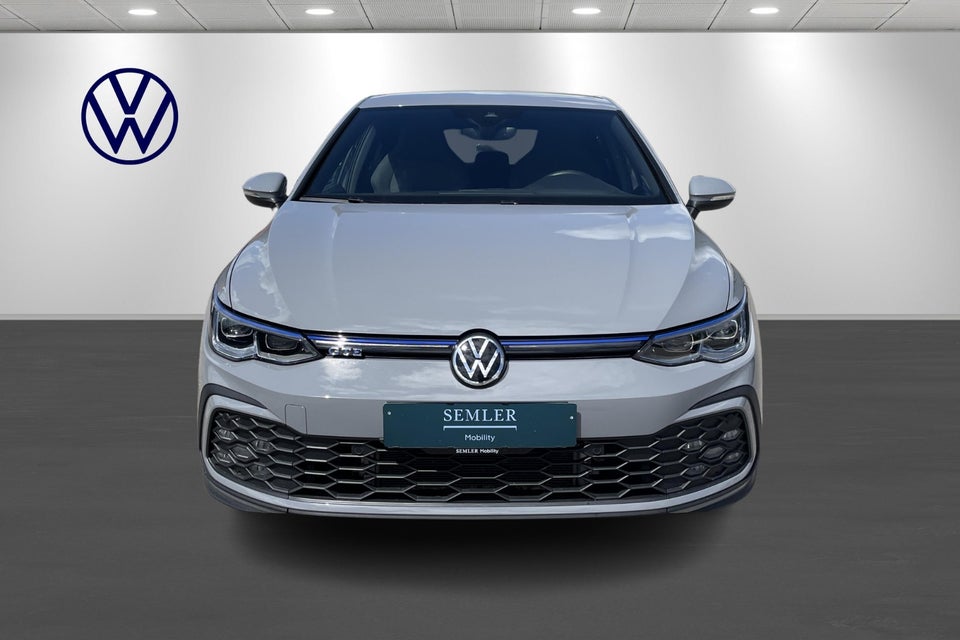VW Golf VIII 1,4 GTE DSG 5d
