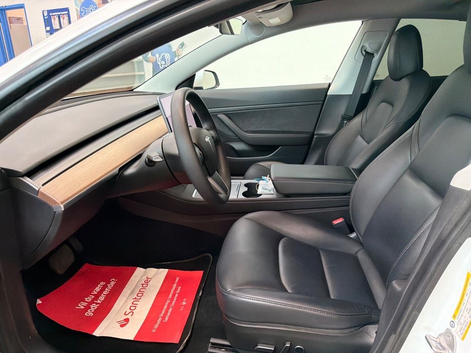 Tesla Model 3 Standard Range+ RWD 4d