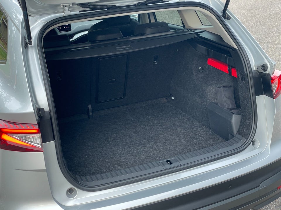 Skoda Enyaq 60 iV Plus 5d