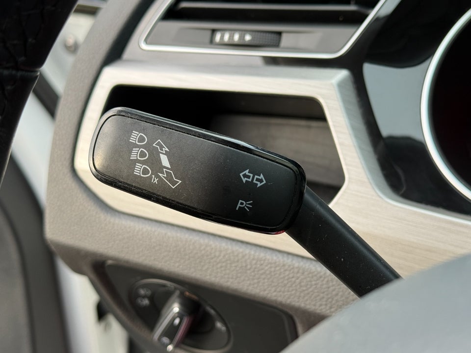 VW Touran 2,0 TDi 150 Comfortline DSG Van 5d