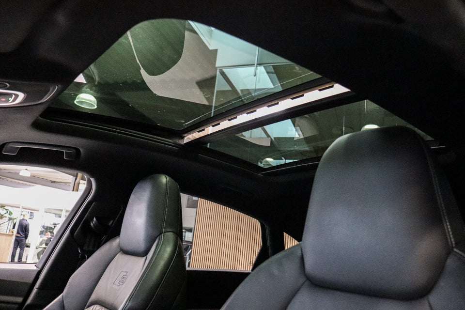 Audi e-tron 55 S-line Sportback quattro 5d