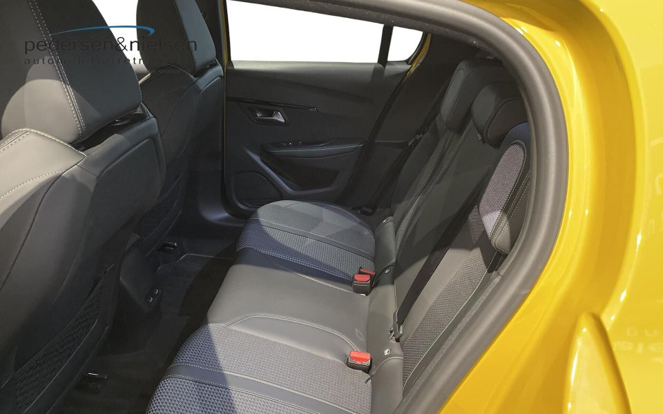 Peugeot e-208 50 GT 5d