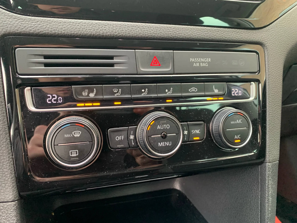 VW Golf Sportsvan 1,4 TSi 150 R-line DSG BMT 5d