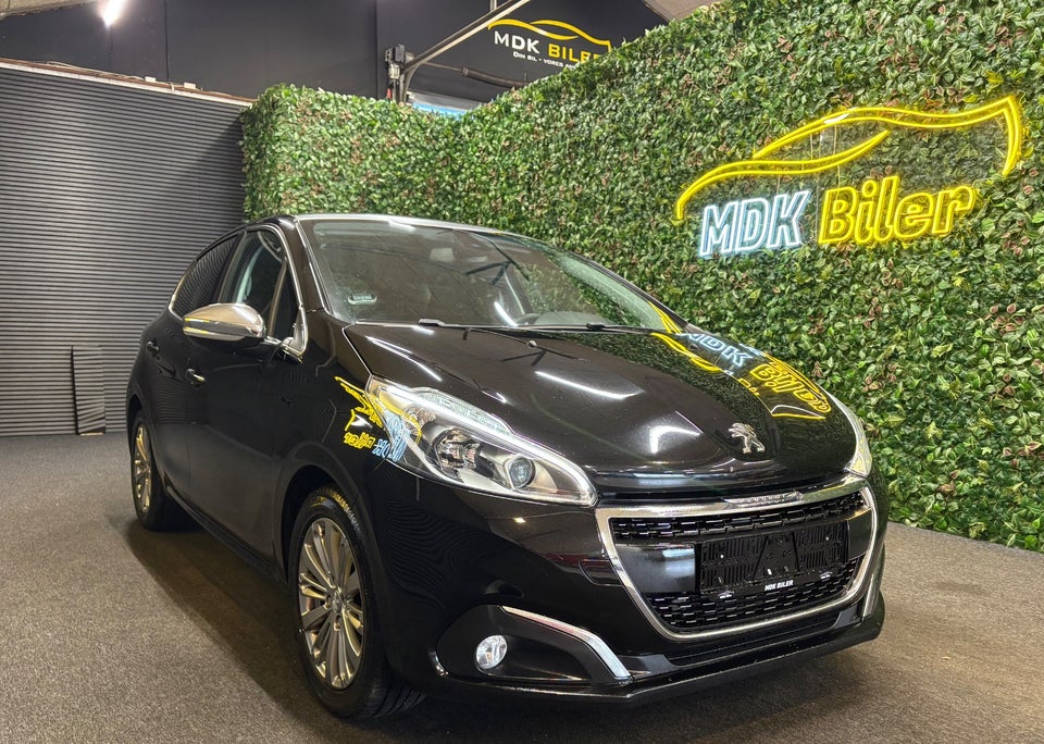 Peugeot 208 1,2 PureTech 82 Allure Sky 5d