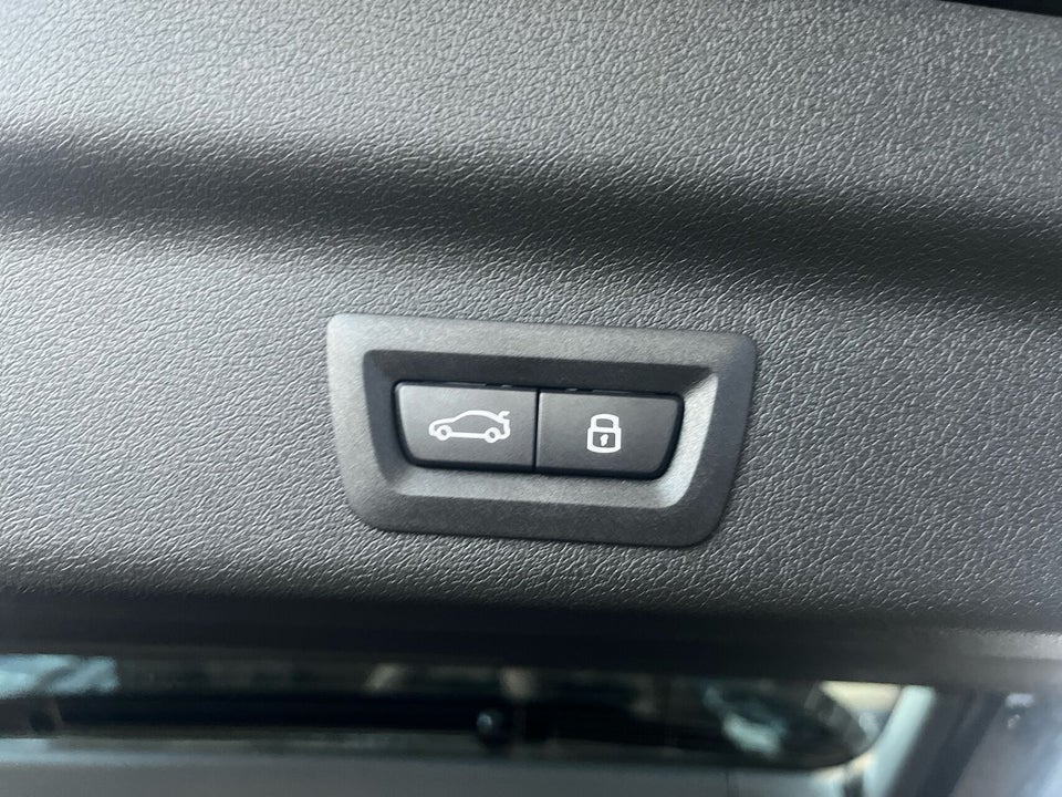 BMW iX1 eDrive20 X-Line 5d