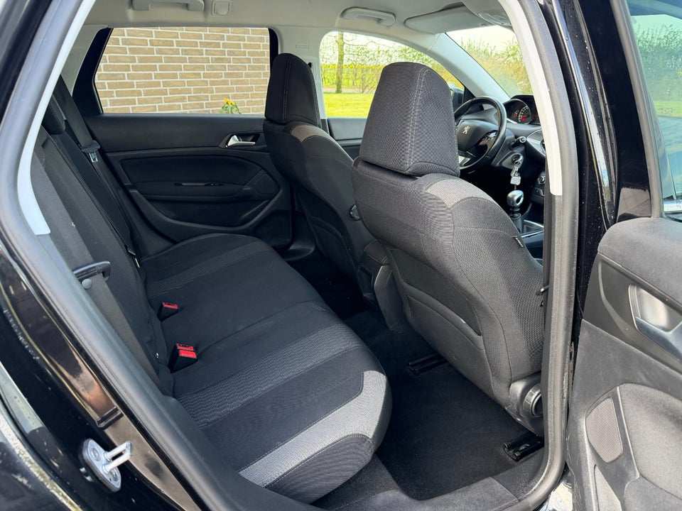 Peugeot 308 1,6 BlueHDi 120 Style SW 5d