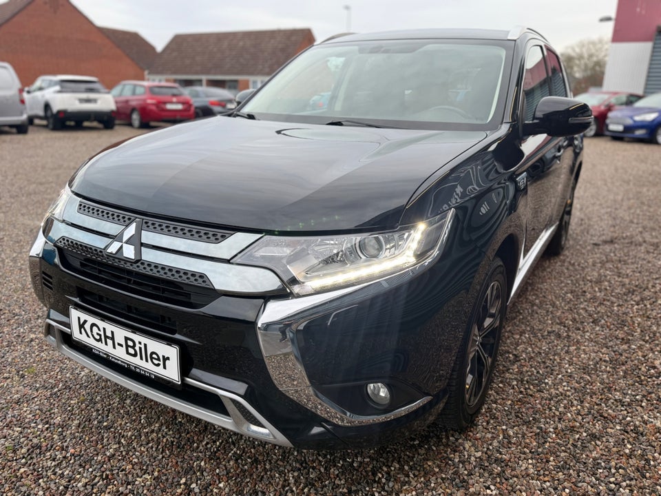 Mitsubishi Outlander 2,4 PHEV Invite CVT 4WD 5d