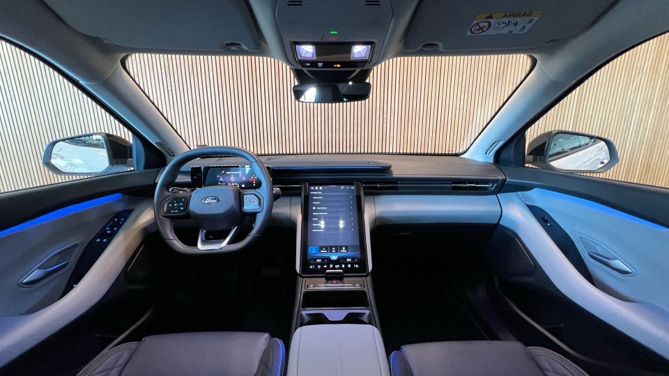 Ford Explorer 79 Premium Extended Range AWD 5d