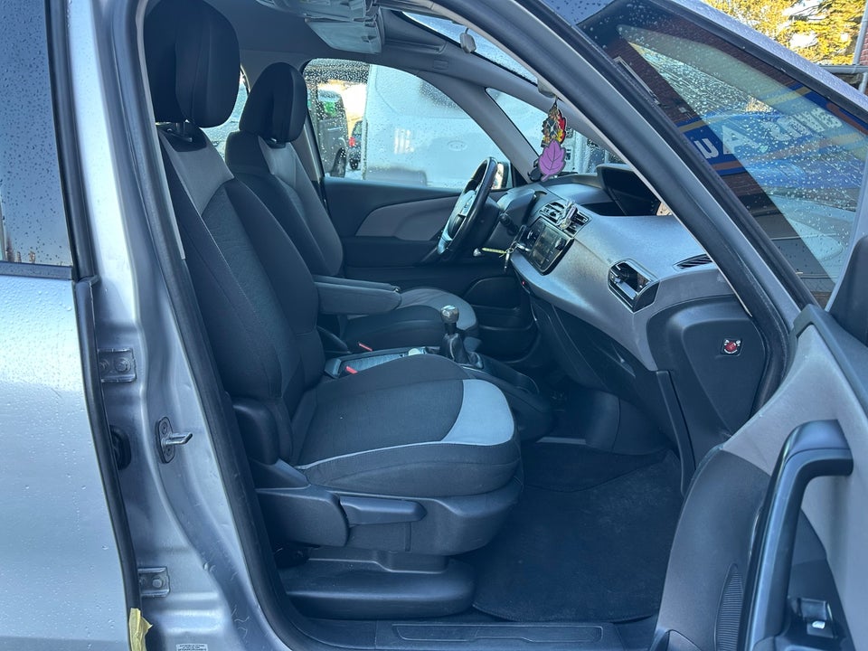 Citroën Grand C4 Picasso 1,6 e-HDi 115 Intensive 7prs 5d