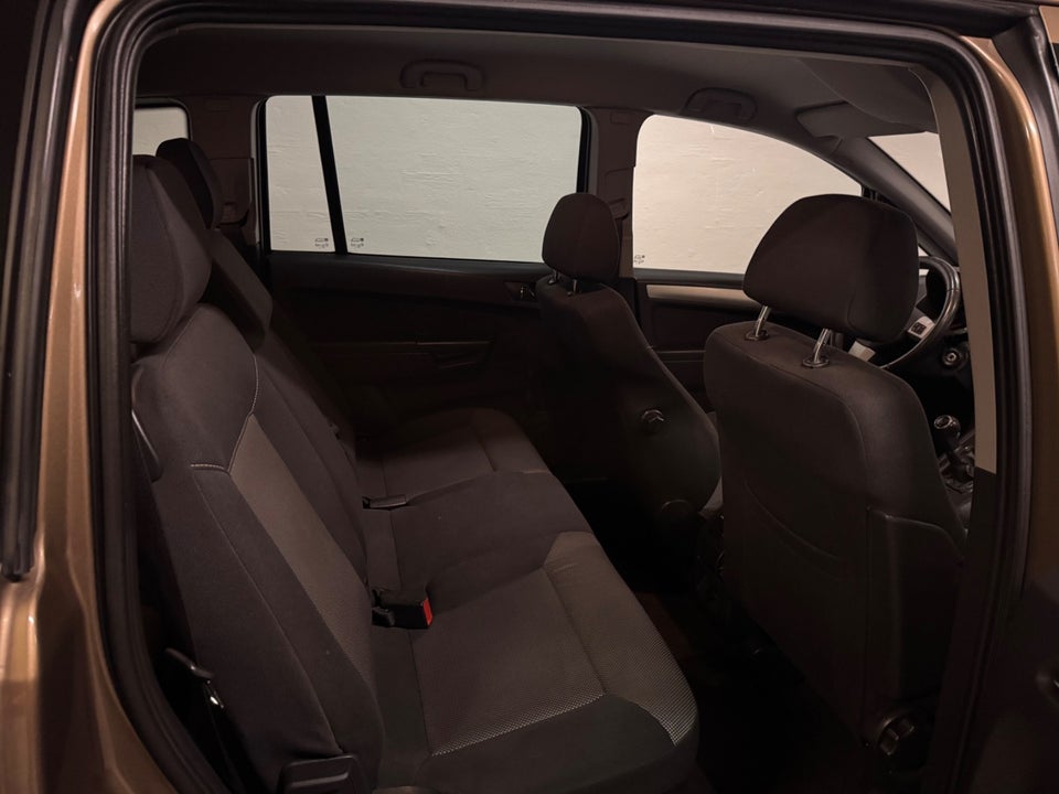 Opel Zafira 1,8 16V Classic 7prs 5d