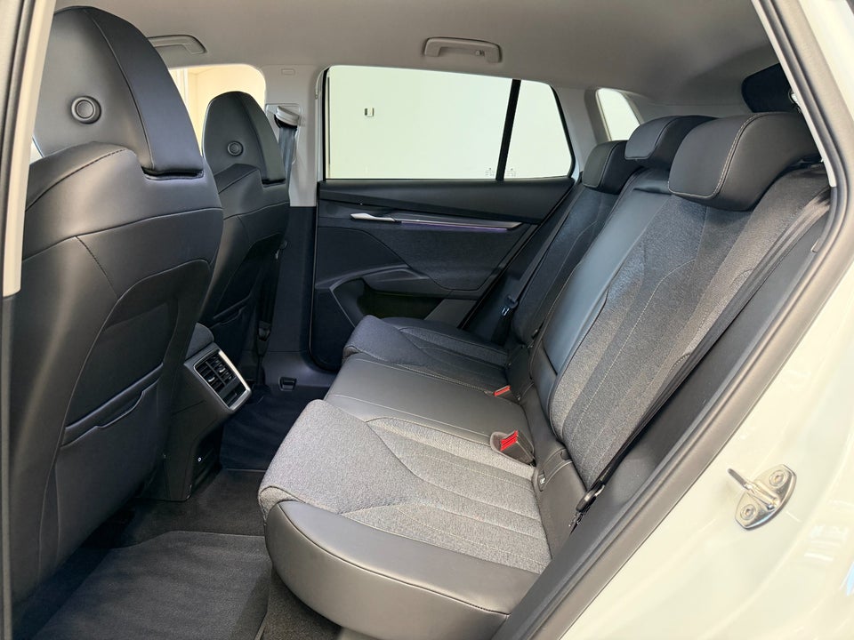 Skoda Elroq 85 iV Loft 5d