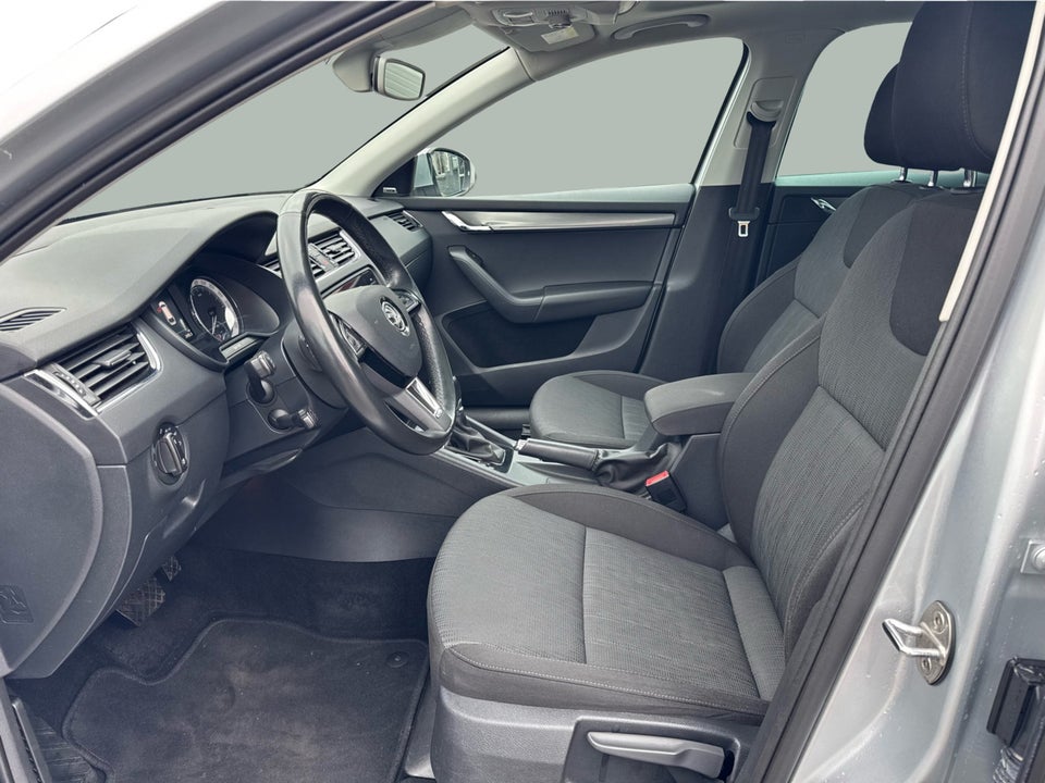 Skoda Octavia 2,0 TDi 150 Style Combi DSG 5d