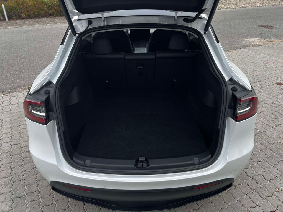 Tesla Model Y Long Range AWD 5d