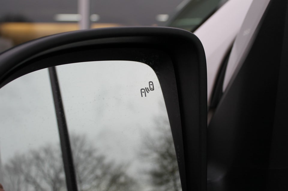 VW Crafter 35 2,0 TDi 177 Kassevogn L3H2 aut.