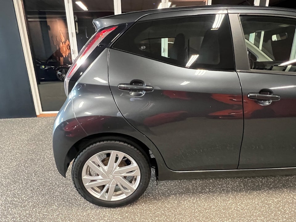 Toyota Aygo 1,0 VVT-i x-sky 5d
