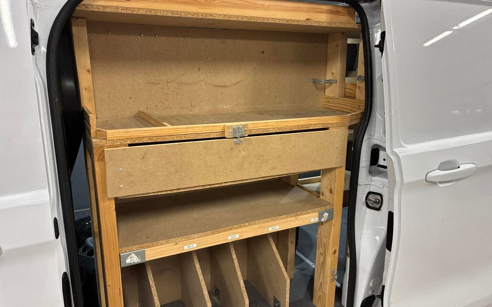 Ford Transit Custom 300L 2,0 EcoBlue Limited aut.