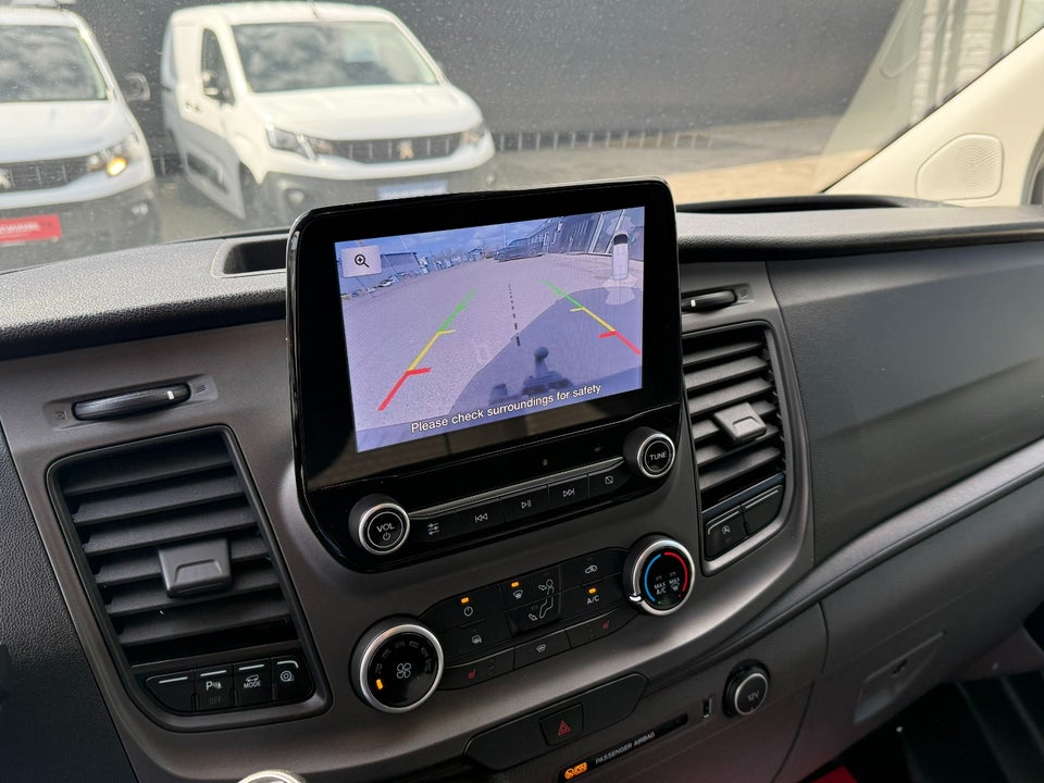 Ford Transit Custom 300 L2 2,0 TDCi 130 Trend