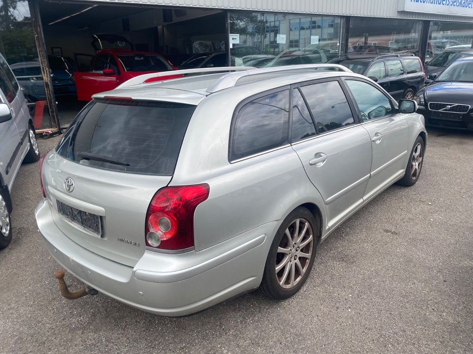 Toyota Avensis 2,0 Sol stc. 5d