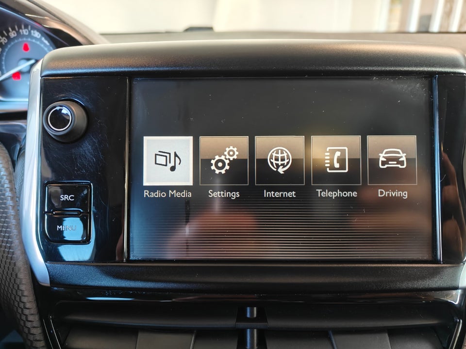 Peugeot 2008 1,2 VTi 82 Active Sky 5d