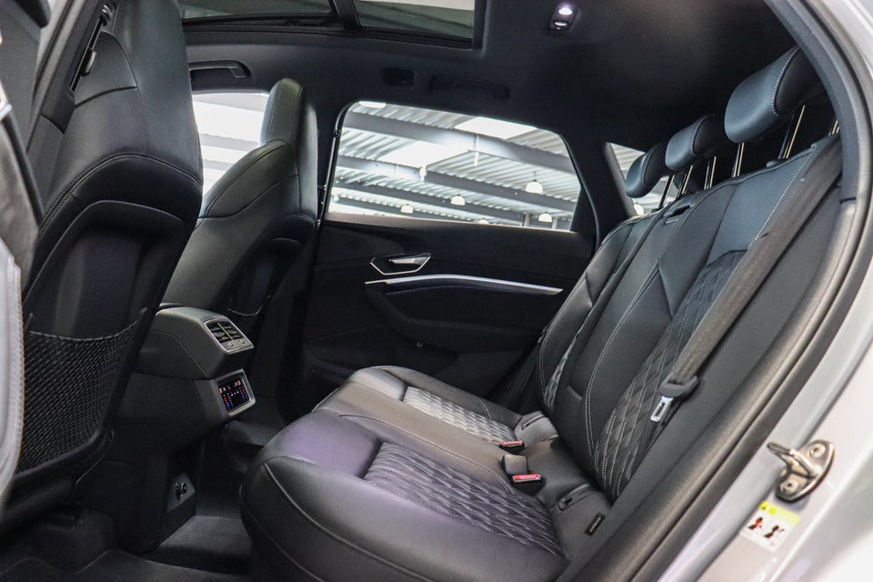Audi e-tron 55 S-line quattro 5d