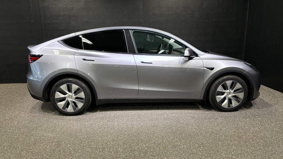 Tesla Model Y Long Range AWD 5d