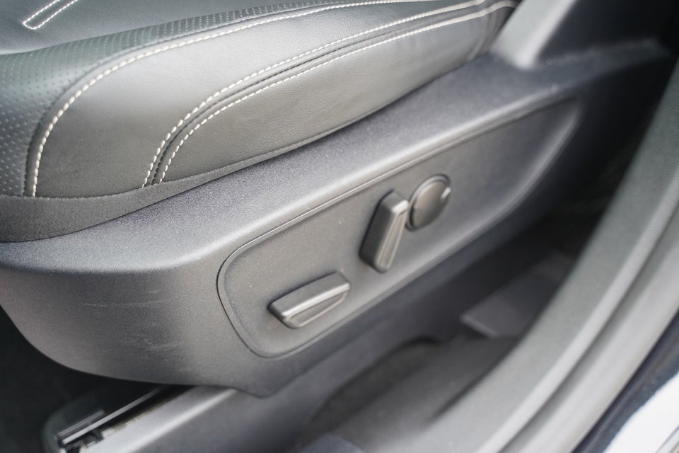 Ford Kuga 2,5 HEV Vignale CVT 5d