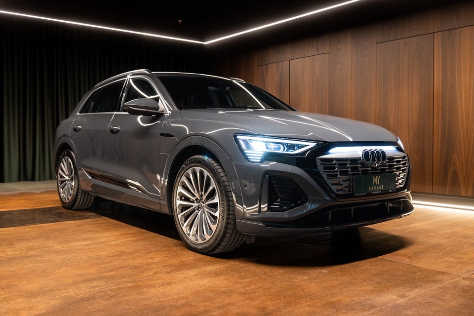 Audi Q8 e-tron 55 S-line quattro 5d