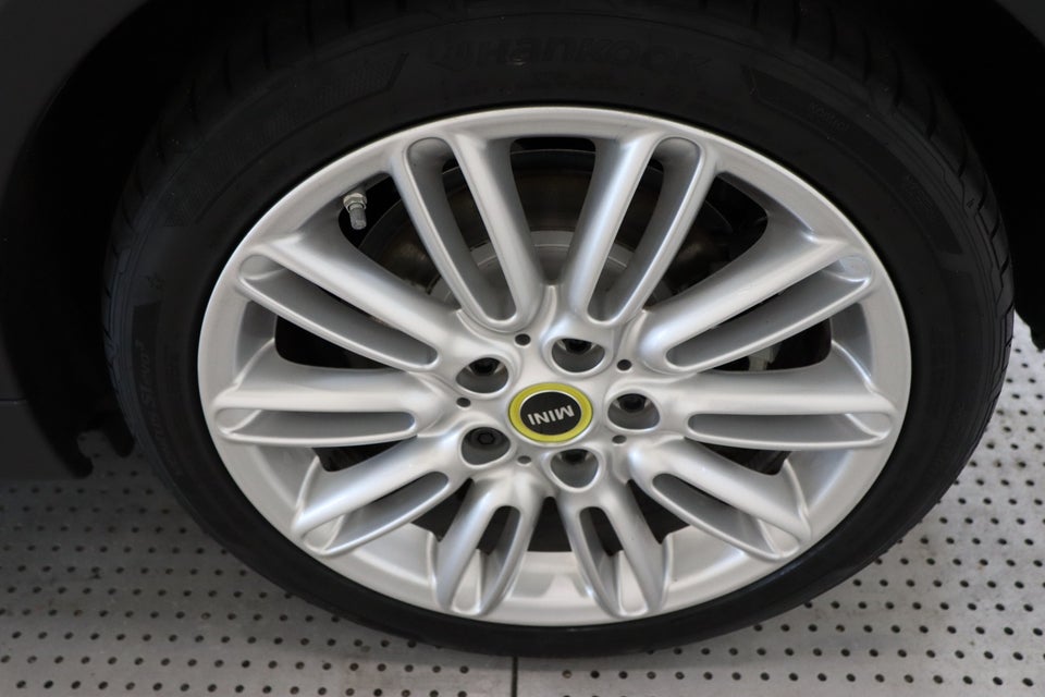 MINI Cooper SE Essential 3d