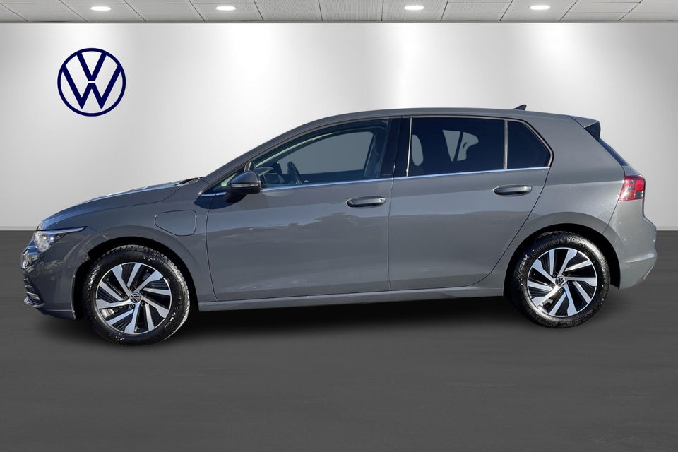 VW Golf VIII 1,4 eHybrid DSG 5d