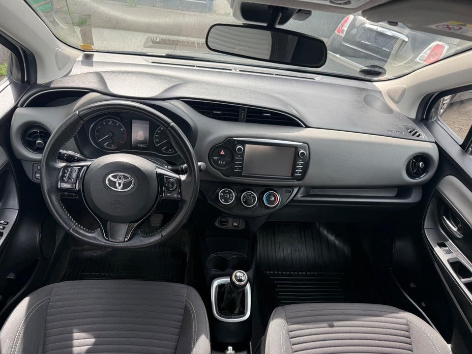 Toyota Yaris 1,0 VVT-i T2 5d
