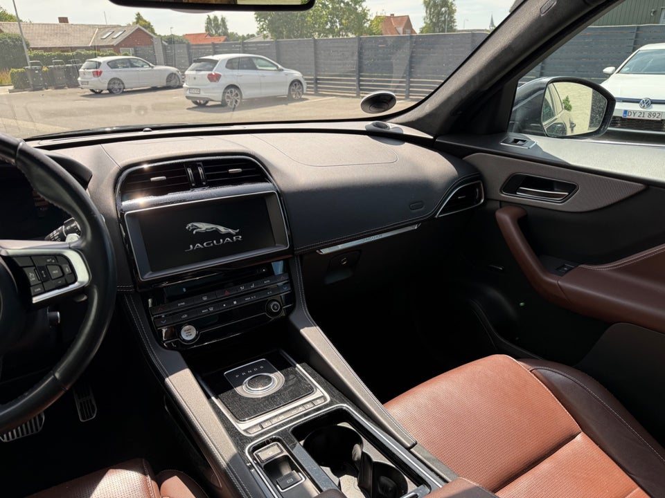 Jaguar F-Pace 3,0 D300 S aut. AWD 5d