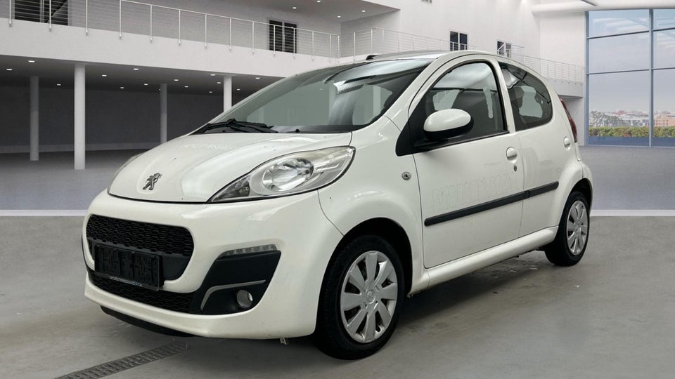 Peugeot 107 1,0 Champion Connect 5d