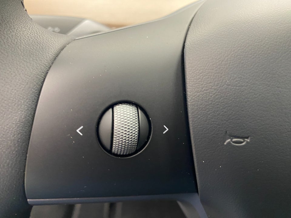 Tesla Model Y RWD 5d