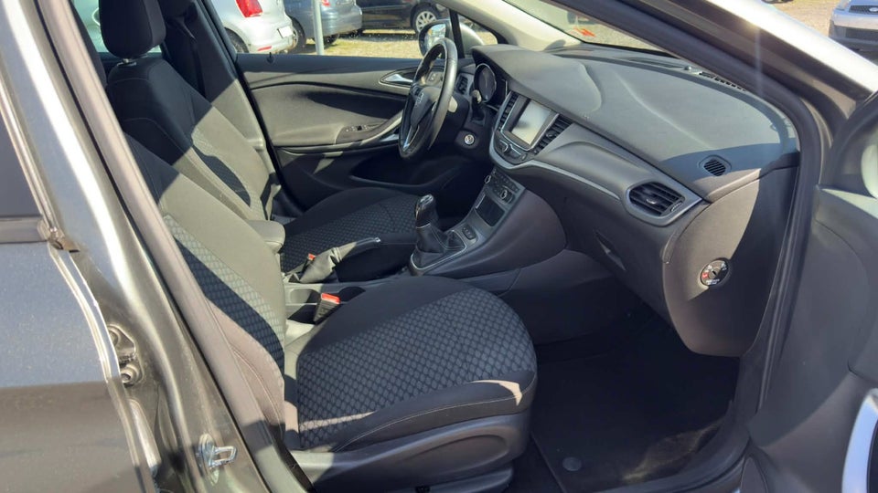 Opel Astra 1,6 CDTi 136 Enjoy Sports Tourer 5d