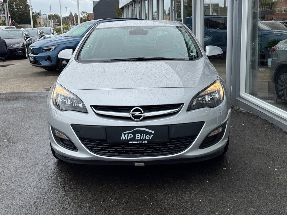 Opel Astra 1,4 T 140 Enjoy 4d