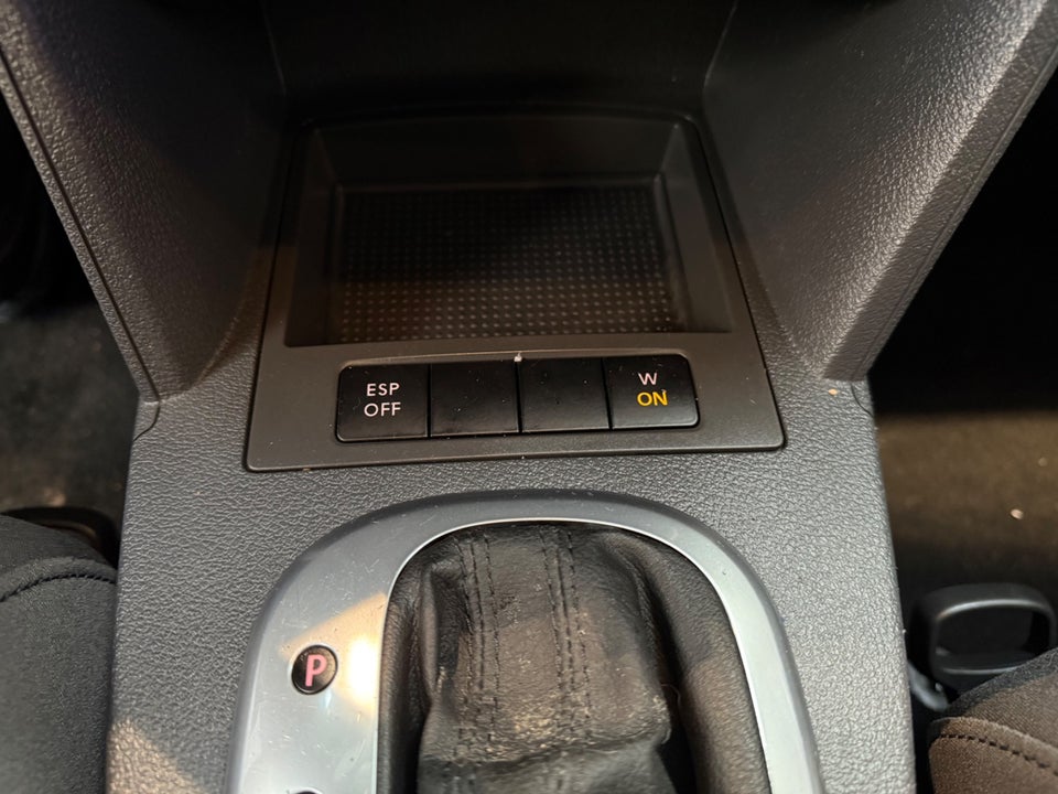 VW Touran 2,0 TDi 136 Trendline DSG Van 5d